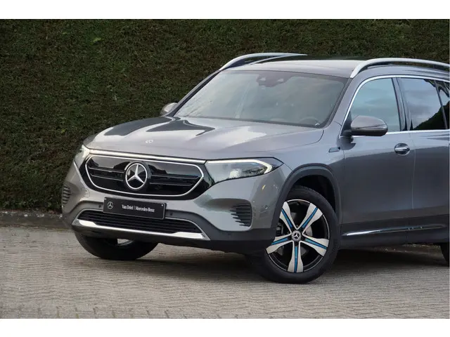Mercedes-Benz EQB EQB 300 4MATIC 2022 Elektrisch 28