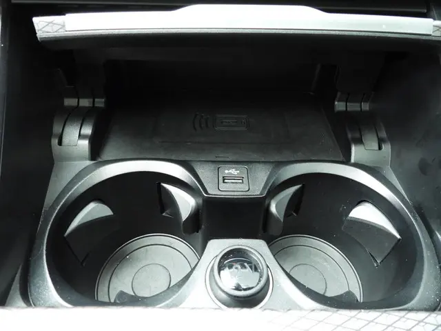 BMW 3 Serie Sedan 330d xDrive 2024 Diesel 34