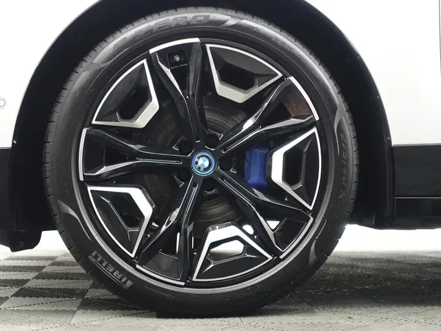 BMW iX xDrive40 M Sport Plus 77 kWh- 2023 Elektrisch 30