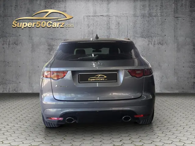 Jaguar F-PACE 3.0 S/C S AWD 35t 2018 Benzine 8
