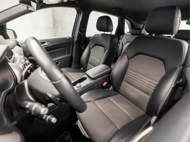 Mercedes-Benz B-Klasse 180 Ambition Sport 2017 Benzine 13