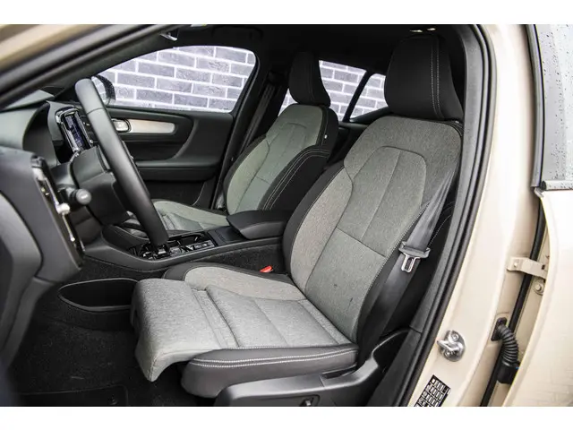 Volvo XC40 2.0 B4 Plus Dark 2025 Benzine 6