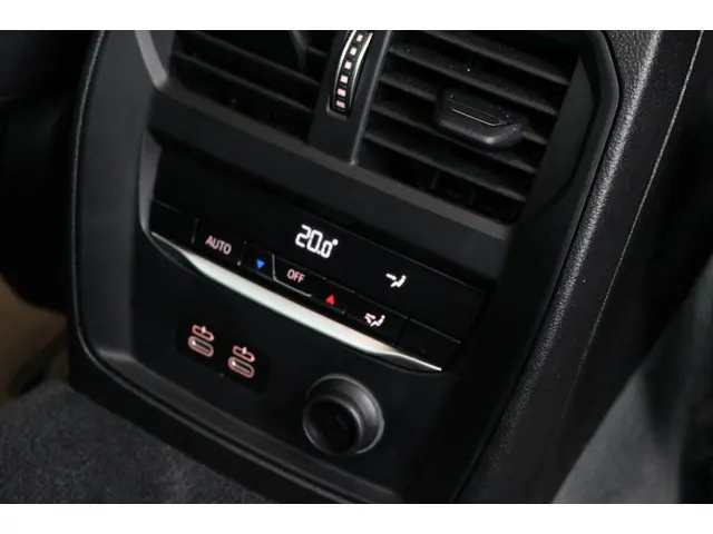 BMW 3 Serie 320i Executive Edition 2020 Benzine 15