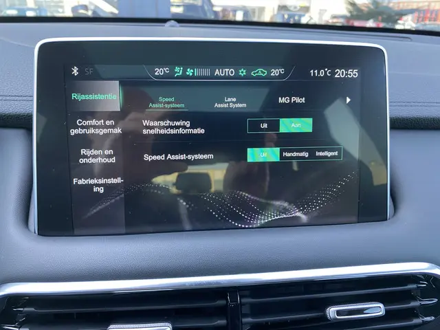 MG EHS 1.5 TGDI Luxury 2022 Hybride Benzine 31