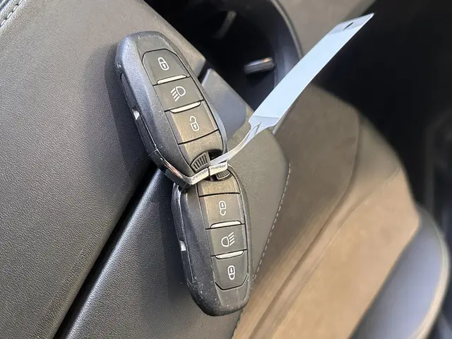 Peugeot 5008 1.2 Aut. PureTech Allure Pack 2022 Benzine 39