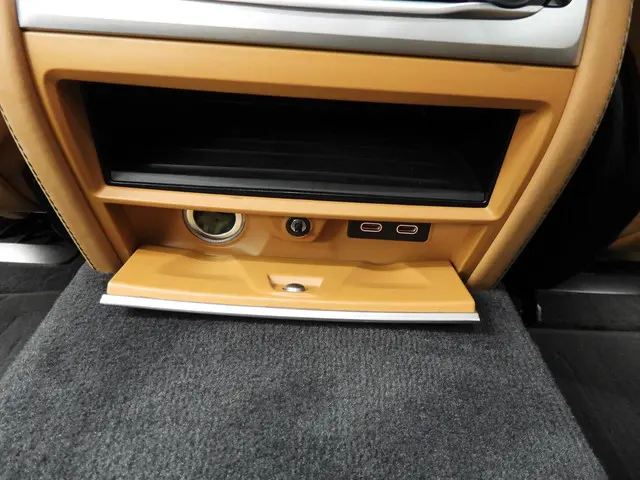 BMW 7 Serie 745e 2022 Hybride Benzine 26