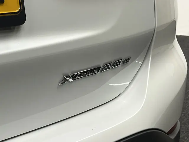 BMW X1 xDrive25e 2022 Hybride Benzine 11