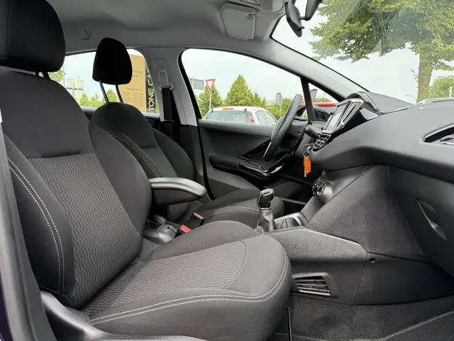 Peugeot 208 1.2 PureTech Blue Lion 2018 Benzine 7