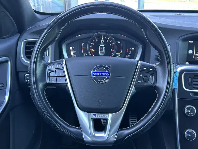 Volvo V60 1.6 T3 R-Design 2014 Benzine 12