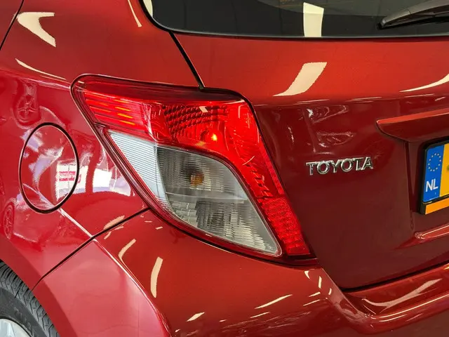 Toyota Yaris 1.0 VVT-i Now 2014 Benzine 34