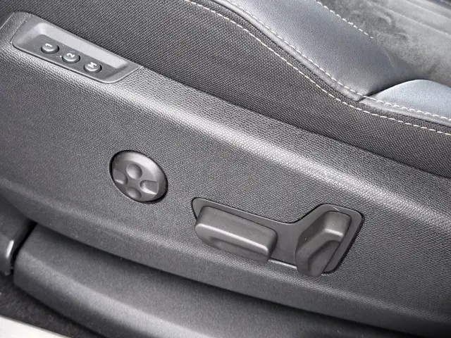 Peugeot 3008 1.6 HYbrid4 300 GT 2022 Hybride Benzine 19