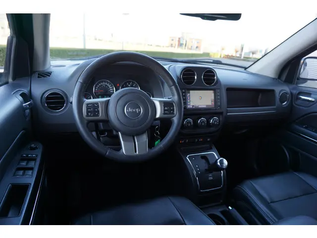 Jeep Compass 2.4 Limited 4WD AUTOMAAT 2012 Benzine 10