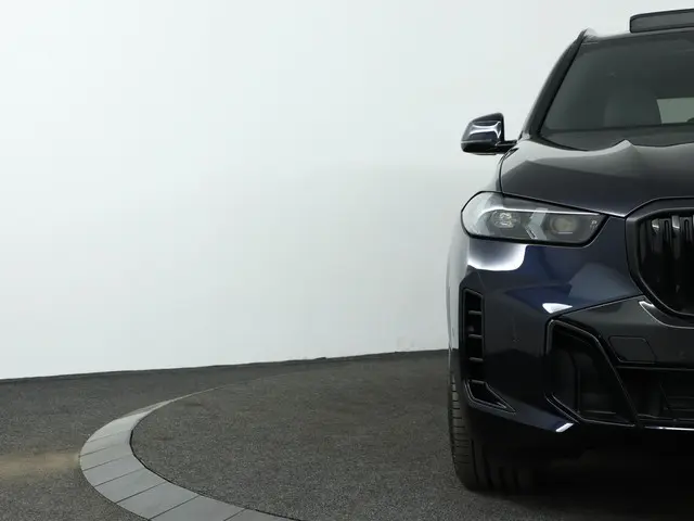 BMW X5 xDrive50e 2025 Hybride Benzine 30