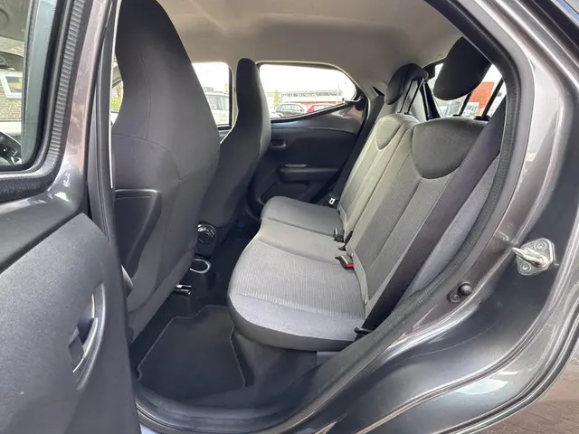 Toyota Aygo 1.0 VVT-i x-play 2021 Benzine 15