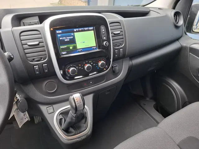 Renault Trafic 2.0 dCi 145 T27 L1H1 Comfort 2021 Diesel 27