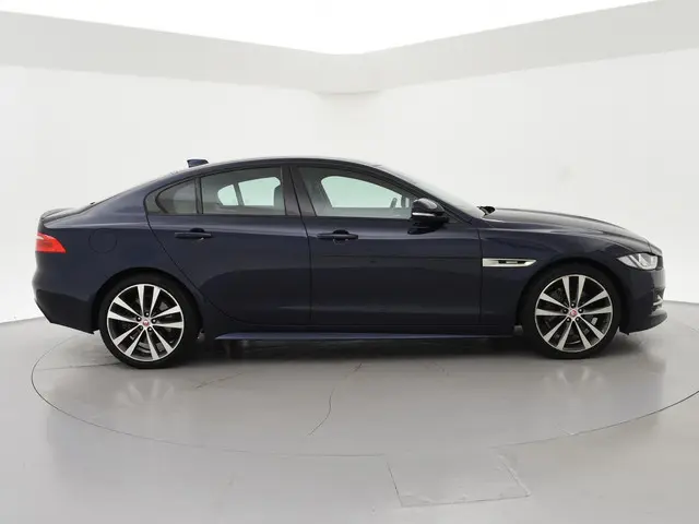 Jaguar XE 2.0T 200 PK AUT. R-SPORT *59.280 KM* 2019 Benzine 20
