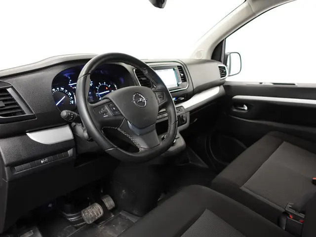 Opel Vivaro 2