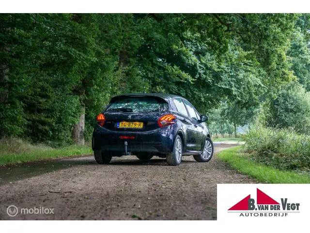 Peugeot 208 1.2 PureTech Blue Lease Allure 2018 Benzine 2