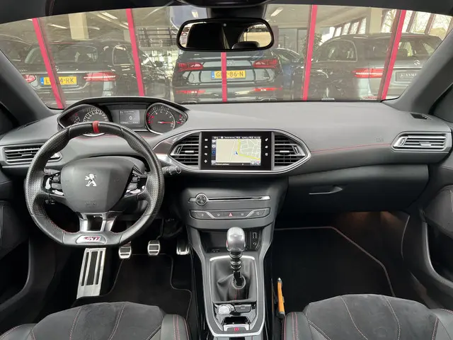 Peugeot 308 1.6 e-THP GTi 250 2016 Benzine 22