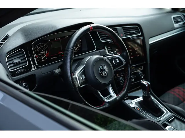 Volkswagen Golf 2.0 TSI GTI TCR 2019 Benzine 7