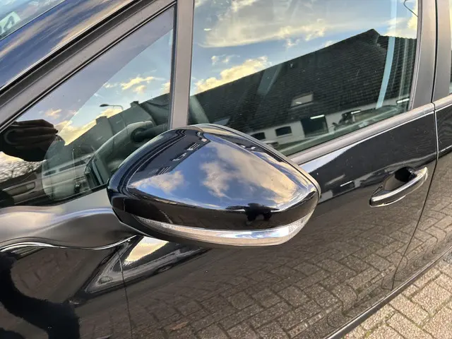 Peugeot 208 1.2 Airco en parkeerhulp 2018 Benzine 32