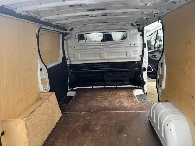Nissan NV300 L1H1 Optima 2019 Diesel 28