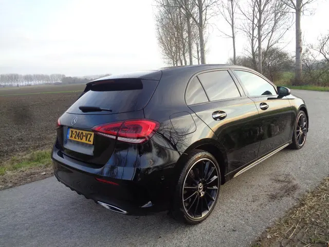 Mercedes-Benz A-Klasse 250 e 2020 Hybride Benzine 2