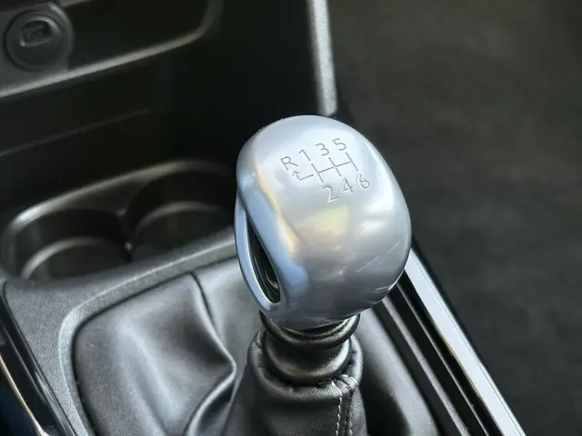 Peugeot 2008 1.2T 110pk Blue Lease Allure 2019 Benzine 19