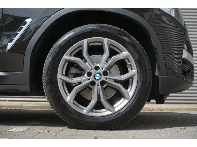 BMW X3 xDrive20i 2018 Benzine 6