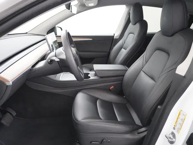 Tesla Model Y Long Range AWD 75 kWh 2021 Elektrisch 18
