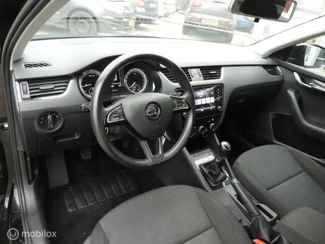 Škoda Octavia Combi 1.5 TSI Business 150 PK 2019 Benzine 11