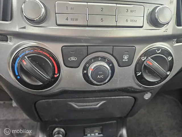 Hyundai i20 1.2i i-Vision 2013 Benzine 18