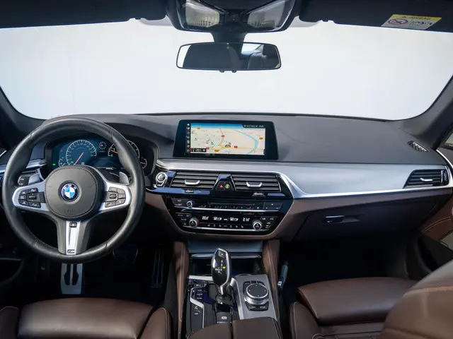 BMW 5 Serie Touring 530i 2019 Benzine 9