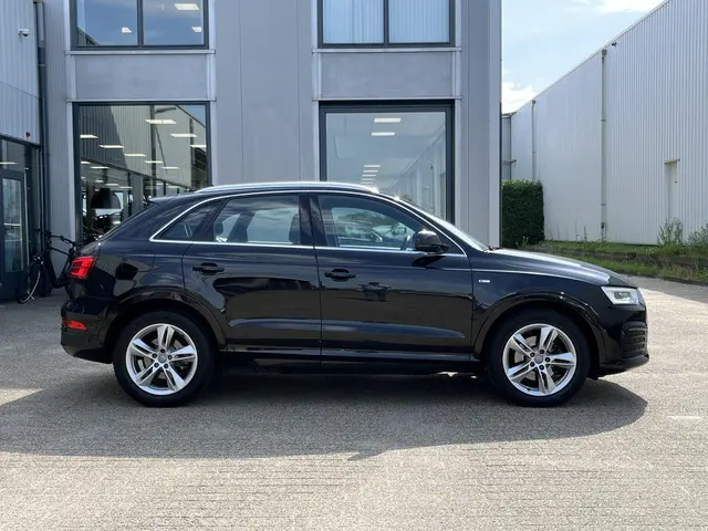 Audi Q3 2.0 TFSI quattro Sport Pro Line S 2015 Benzine 3