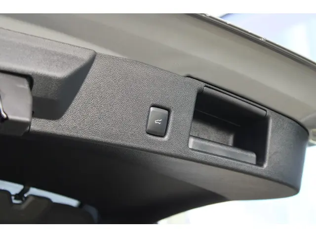 Ford Kuga 2.5 PHEV Active X 2024 Hybride Benzine 42