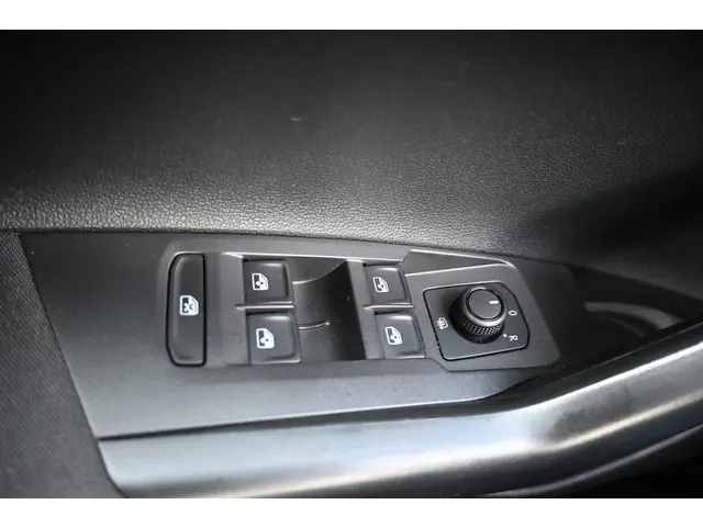 Volkswagen Polo 1.0 TSI Comfortline 2019 Benzine 23