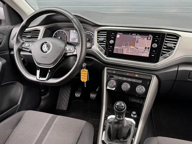 Volkswagen T-Roc 1.0 TSI STYLE 2020 Benzine 8