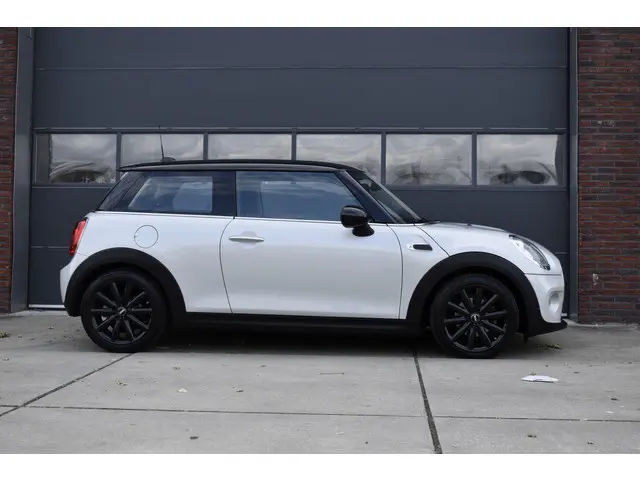 MINI Cooper Mini 1.5 Chili Business 2015 Benzine 6