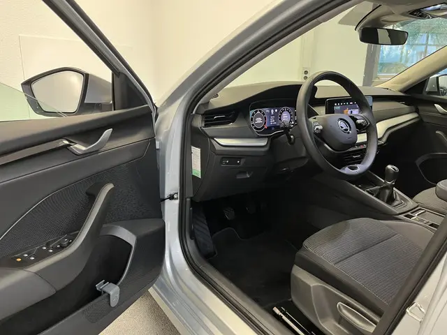 Škoda Octavia Combi 1.5 TSI Edition 2024 Benzine 13