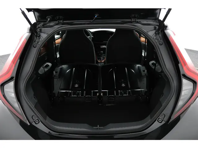 Toyota Aygo X Hybrid 115 pulse 2026 Hybride Benzine 24