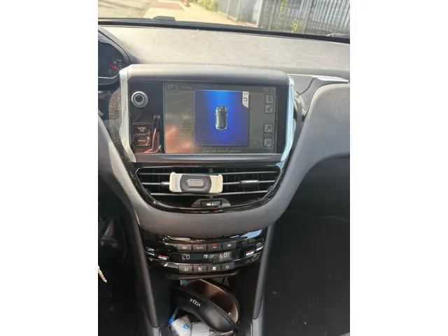 Peugeot 208 1.2 VTi Style airco navi LM 2014 Benzine 8