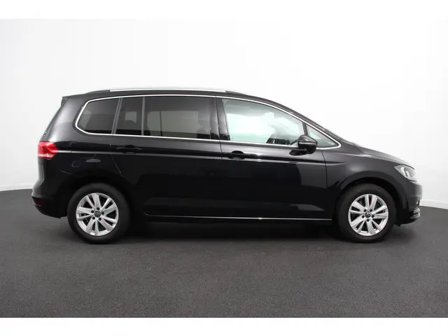 Volkswagen Touran 1.5 TSI DSG Highline 7p 2021 Benzine 8