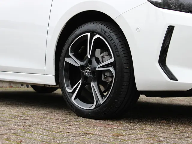 Opel Corsa Hybrid 110 GS 2024 Hybride Benzine 25