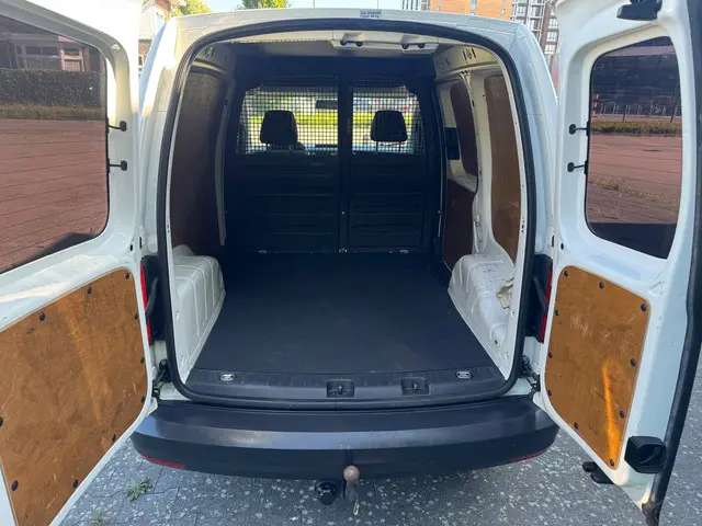 Volkswagen Caddy 2.0 TDI L1H1 BMT Economy 2017 Diesel 6