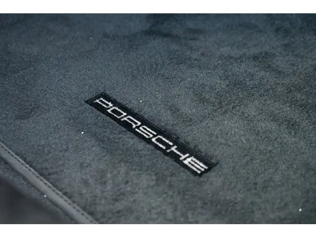 Porsche 911 3.8 GT3 2015 Benzine 56