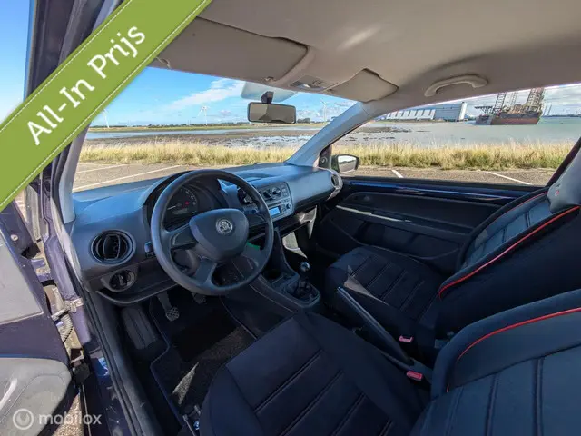 Volkswagen up! 1.0 Ambition | AIRCO | 2013 Benzine 3