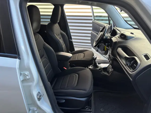 Jeep Renegade 1.6 E-Torq Black Line 2016 Benzine 7