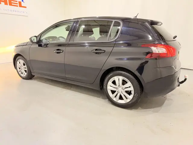 Peugeot 308 HB 1.2 Blue Lease Exe. Pano 2016 Benzine 34