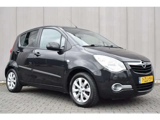 Opel Agila 1.0 Berlin 2015 Benzine 19