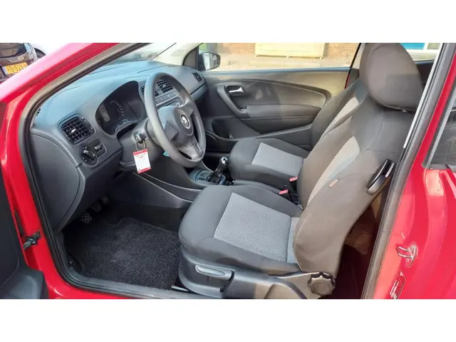 Volkswagen Polo 1.2 Easyline 2013 Benzine 6